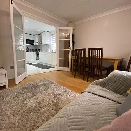 1 Bedroom Property In East London Exterior photo
