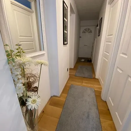 1 Bedroom Property In East London Exterior photo