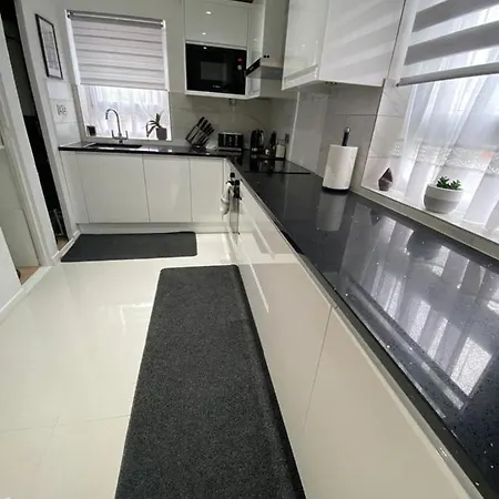 1 Bedroom Property In East London Exterior photo
