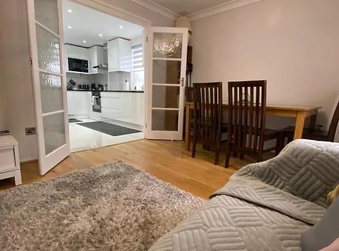 1 Bedroom Property In East London